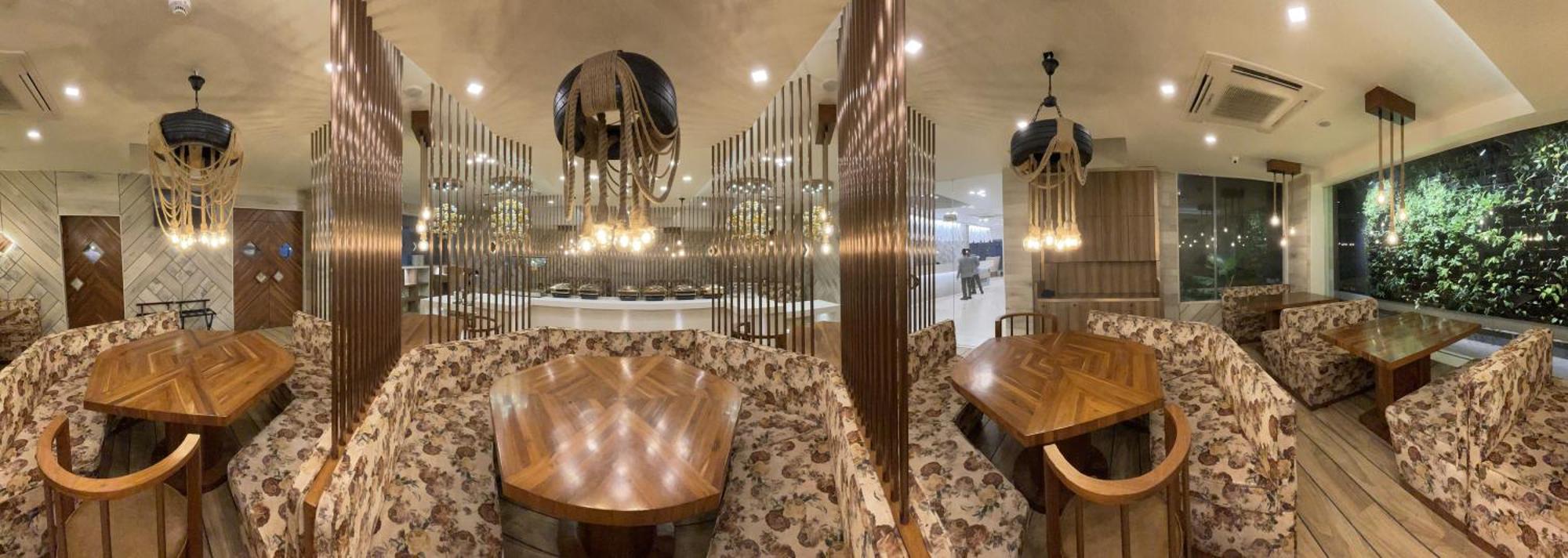 De Glance Hotel Surat Eksteriør billede